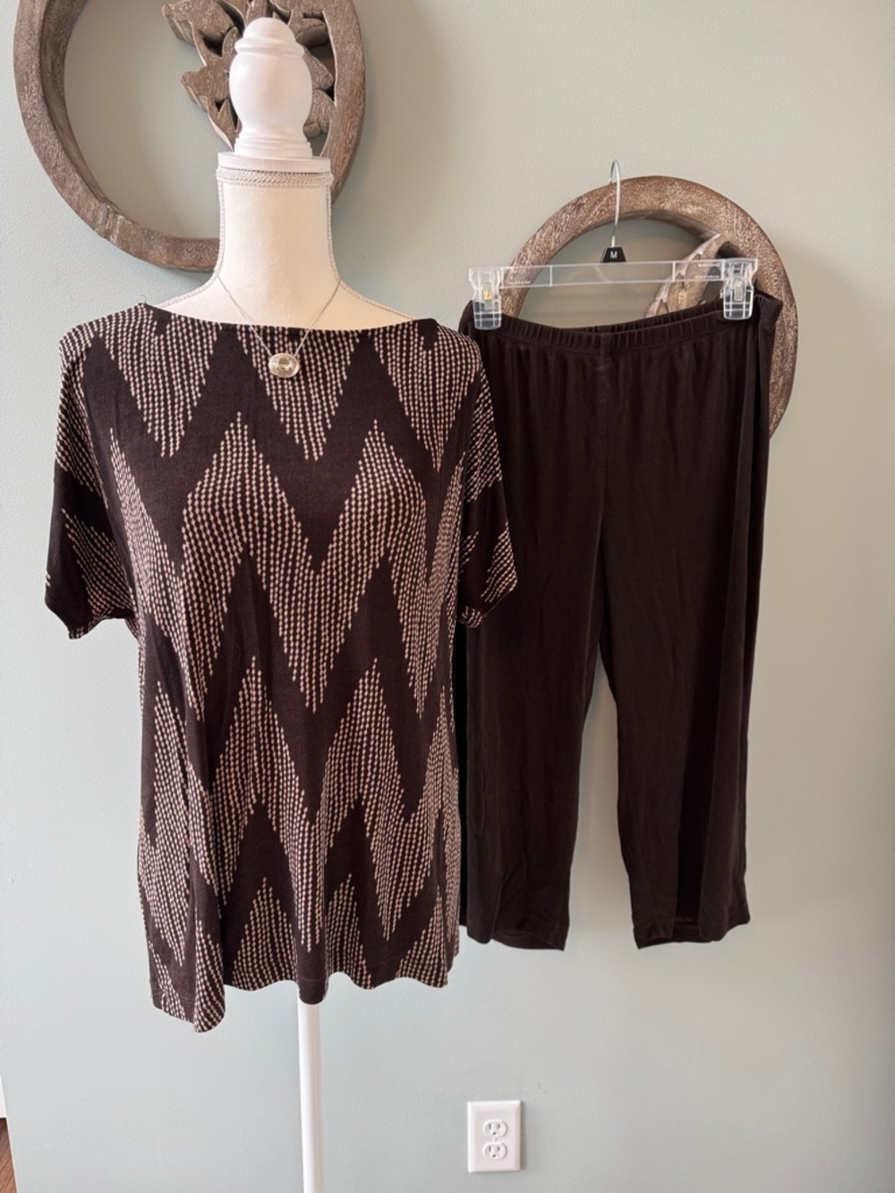 Chico's Brown Cropped Knit Pants with coordinating top.